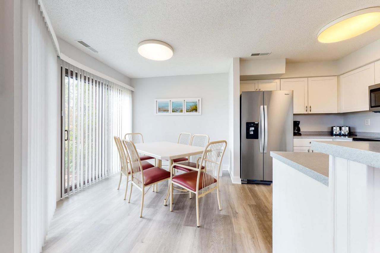East Of The Sun --- 40026 E Sun Dr Unit 611 Apartment Фенвик Айлънд Екстериор снимка